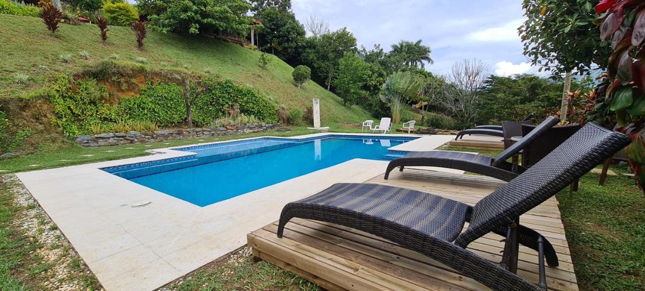 Finca Hotel Tierra Verde Girardota Exteriér fotografie